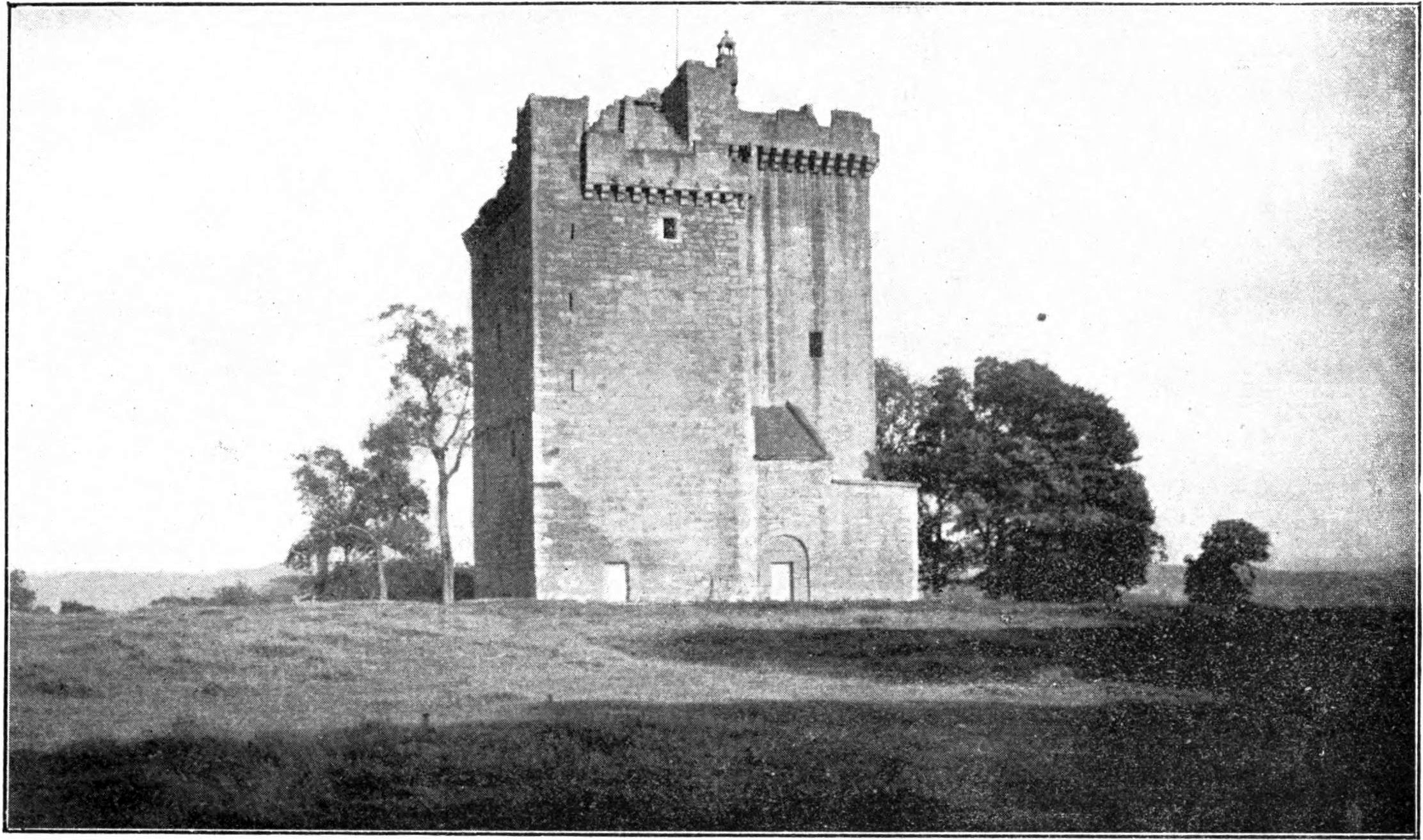 Monochrome photograph of Clackmannan Tower from the surrounding field